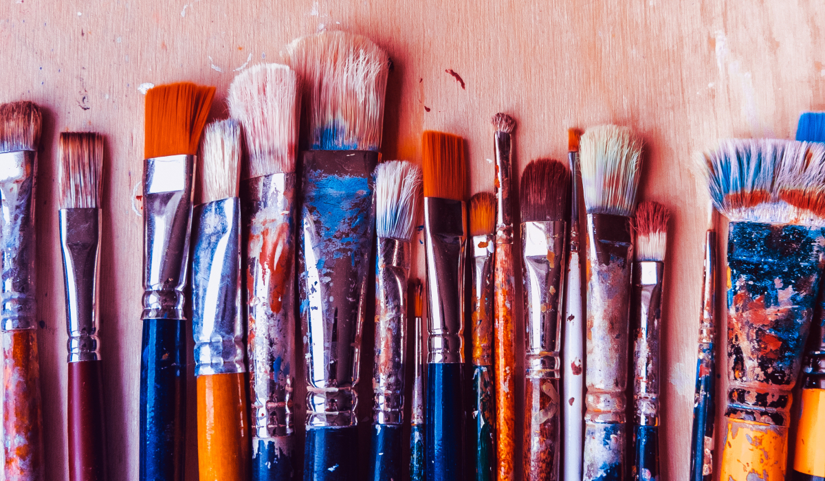 Used brushes with clean bristles
